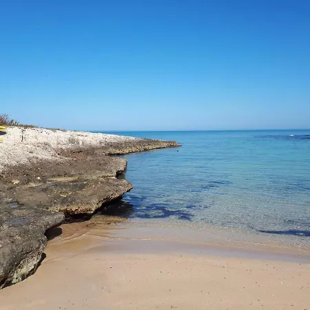 Casa Helios ヴィッラノーヴァ・ディ・オストゥーニ